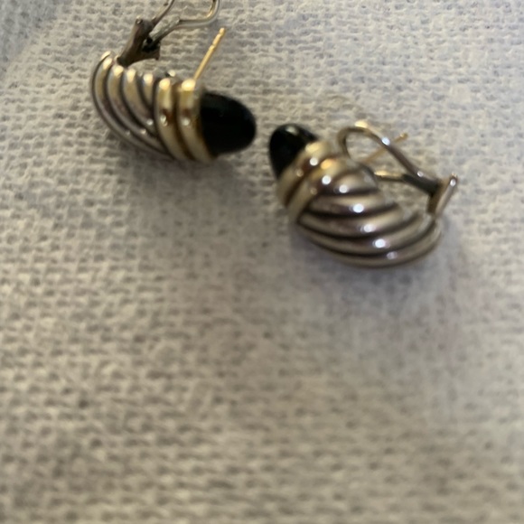 David Yurman shrimp onyx earrings